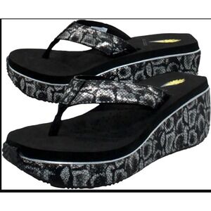NEW Volatile Frappachino Black Metal Snake‎ Platform Wedge Flip Flops Size 11